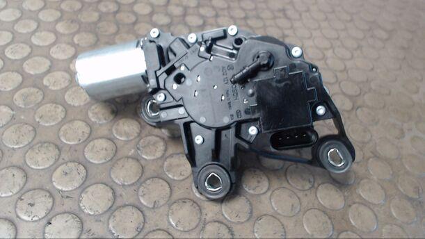 Foto: SCHEIBENWISCHERMOTOR HINTEN eines VW Caddy 1.9 TDI DPF