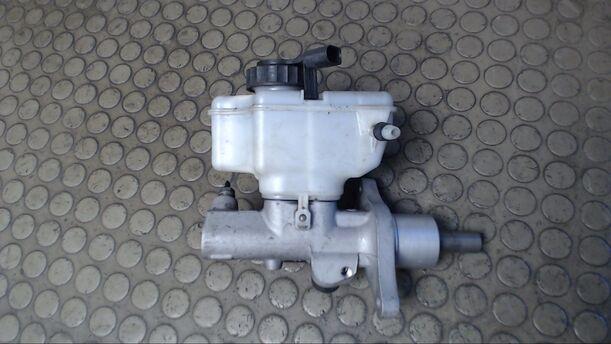 Foto: HAUPTBREMSZYLINDER eines VW Caddy 1.9 TDI DPF
