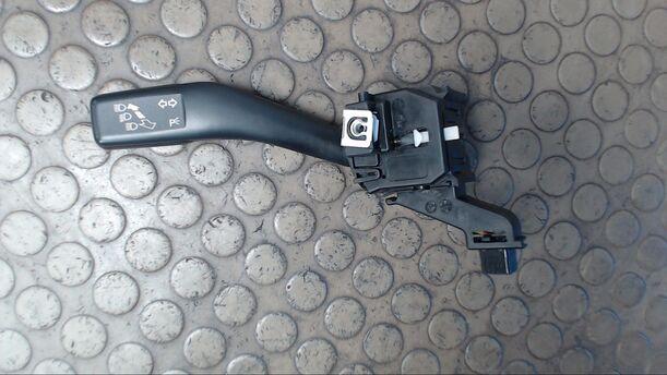 Foto: BLINKSCHALTER/KOMBISCHALTER eines VW Caddy 1.9 TDI DPF Eco