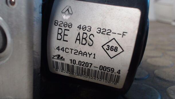 Foto: HAUPTBREMSAGGREGAT ABS eines Renault Twingo 1.2 Ambiente