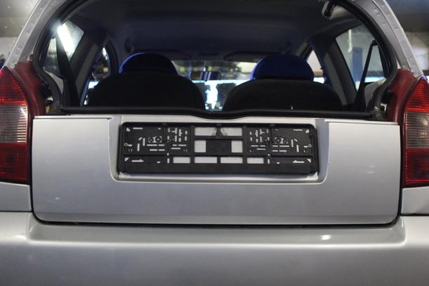 Foto: HECKKLAPPE UNTENRTEIL eines Citroen C2 1.4 Ambiente