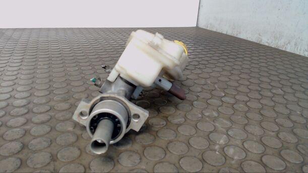 Foto: HAUPTBREMSZYLINDER eines Citroen C2 1.4 Ambiente