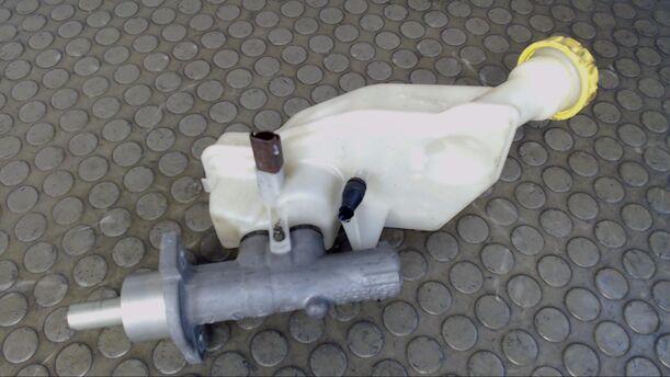 Foto: HAUPTBREMSZYLINDER eines Citroen C2 1.4 Ambiente
