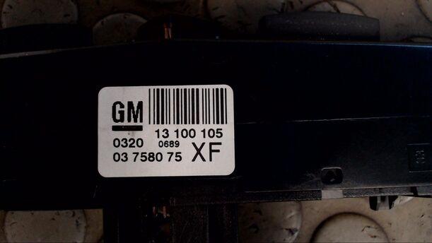 Foto: WARNBLINKSCHALTER eines Opel Astra 1.7 CDTI Caravan DPF