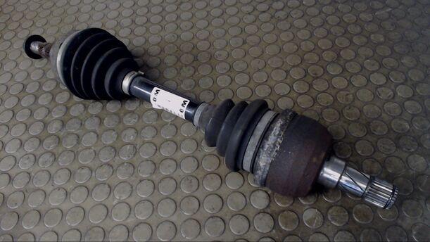 Foto: ANTRIEBSWELLE VORN LINKS eines Opel Astra 1.7 CDTI Caravan DPF