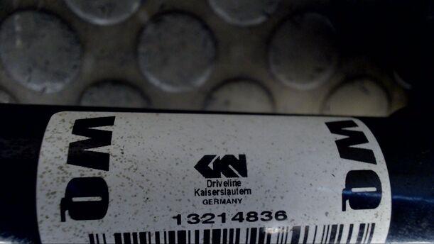 Foto: ANTRIEBSWELLE VORN LINKS eines Opel Astra 1.7 CDTI Caravan DPF