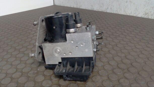 Foto: HAUPTBREMSAGGREGAT ABS/ESP eines Mercedes-Benz Vaneo CDI 1.7 City