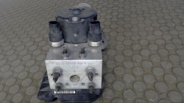 Foto: HAUPTBREMSAGGREGAT ABS/ESP eines Mercedes-Benz Vaneo CDI 1.7 City
