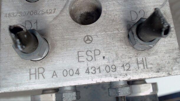 Foto: HAUPTBREMSAGGREGAT ABS/ESP eines Mercedes-Benz Vaneo CDI 1.7 City