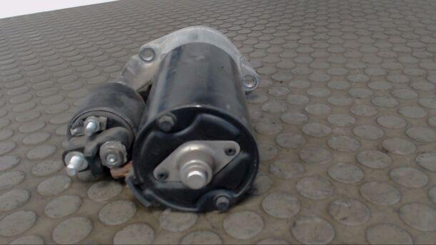 Foto: ANLASSER / STARTER BOSCH eines Mercedes-Benz Vaneo CDI 1.7 City