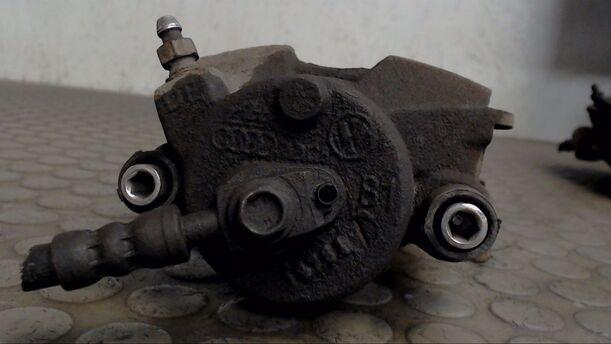 Foto: BREMSSATTEL VORN LINKS eines Skoda Roomster 1.2 12V HTP Cup