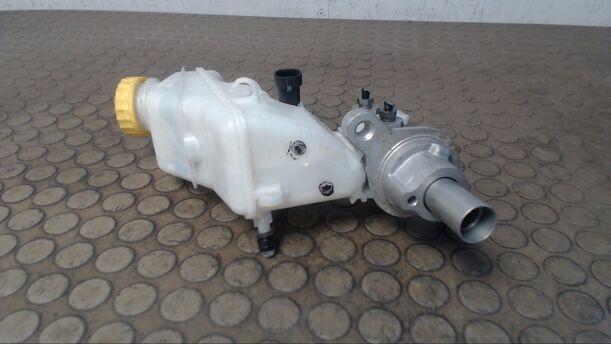 Foto: HAUPTBREMSZYLINDER eines Fiat Grande Punto 1.4 8V City