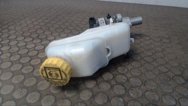 Foto: HAUPTBREMSZYLINDER eines Fiat Grande Punto 1.4 8V City