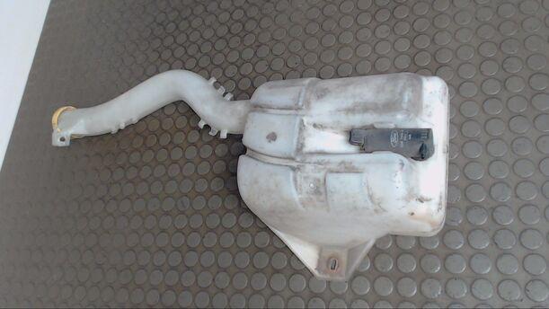 Foto: SCHEIBENWASCHBEHÄLTER eines Ford Transit 240 K TDE CL