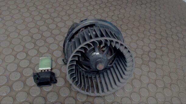 Foto: HEIZUNGSGEBLÄSE eines Ford Transit 240 K TDE CL