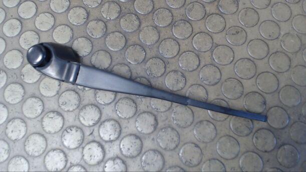 Foto: SCHEIBENWISCHERARM HINTEN eines Seat Arosa 1.0 MPI Edition 100