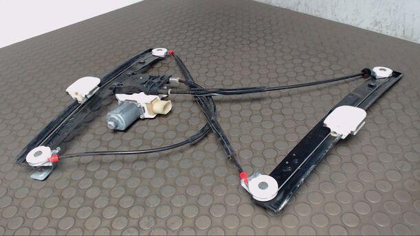 Foto: FENSTERHEBER ELEKTRISCH VORN LINKS eines Ford Mondeo Turnier 2.0 TDCi