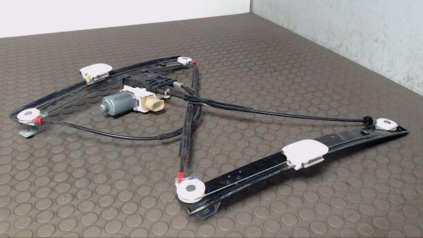 Foto: FENSTERHEBER ELEKTRISCH VORN LINKS eines Ford Mondeo Turnier 2.0 TDCi
