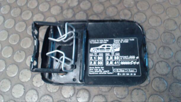 Foto: TANKKLAPPE eines Mercedes-Benz C 200 T