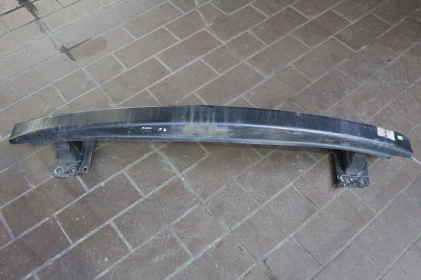 Foto: TRÄGER / VERSTÄRKUNG VORN eines VW Polo 1.9 TDI