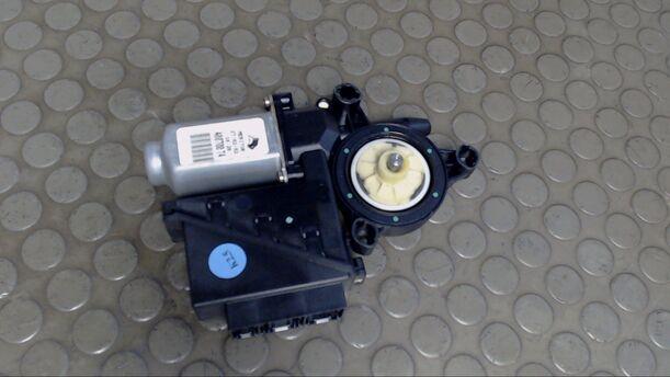 Foto: FENSTERHEBERMOTOR RECHTS eines VW Polo 1.9 TDI