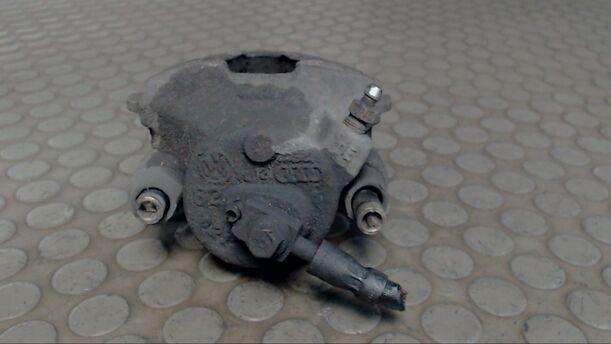 Foto: BREMSSATTEL VORN RECHTS eines VW Polo 1.9 TDI GL