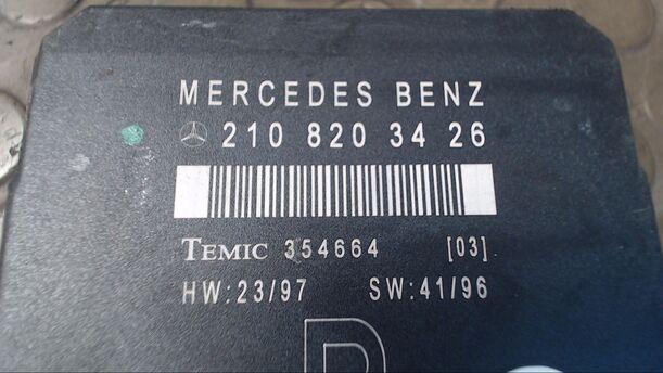 Foto: TÜRSTEUERGERÄT VORNE RECHTS eines Mercedes-Benz C 200 T