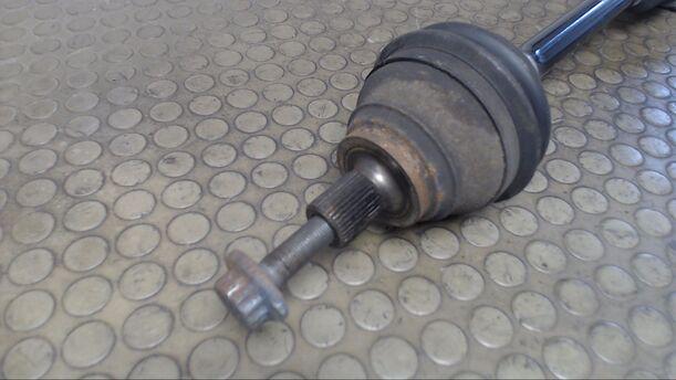 Foto: ANTRIEBSWELLE LINKS (7-G DSG) eines VW Touran 1.4 TSI EcoFuel CL