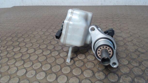Foto: HAUPTBREMSZYLINDER eines VW Touran 1.4 TSI EcoFuel CL