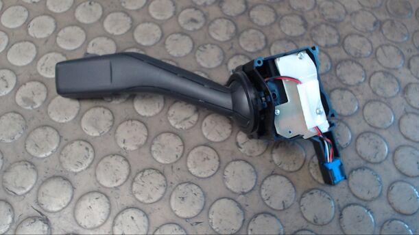 Foto: SCHEIBENWISCHERSCHALTER eines VW Touran 1.4 TSI EcoFuel CL