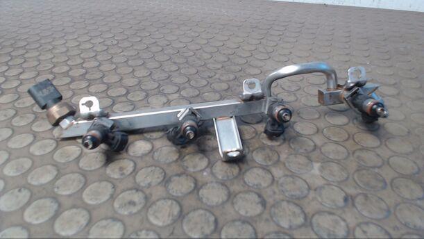 Foto: KRAFTSTOFFVERTEILER MIT DÜSEN eines VW Touran 1.4 TSI EcoFuel CL