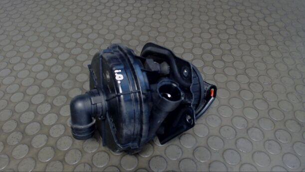 Foto: SEKUNDÄRLUFTPUMPE eines BMW 316ti compact CL