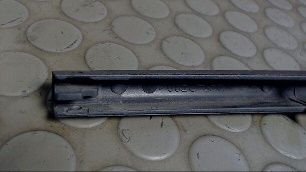 Foto: SCHEIBENWISCHERARM HINTEN eines Alfa Romeo 147 1.9 JTD CL