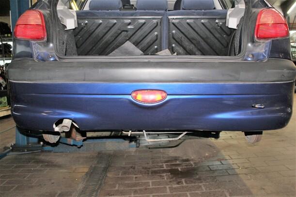 Foto: STOSSFÄNGER/ STOSSSTANGE HINTEN eines Peugeot 206 75 CL