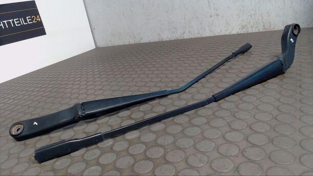 Foto: SCHEIBENWISCHERARME VORN eines Mercedes-Benz A 180 CDI CL