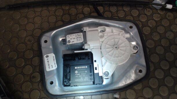 Foto: FENSTERHEBER VORNE LINKS eines VW Golf Variant 1.9 TDI CL