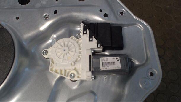 Foto: FENSTERHEBER HINTEN LINKS eines VW Golf Variant 1.9 TDI CL