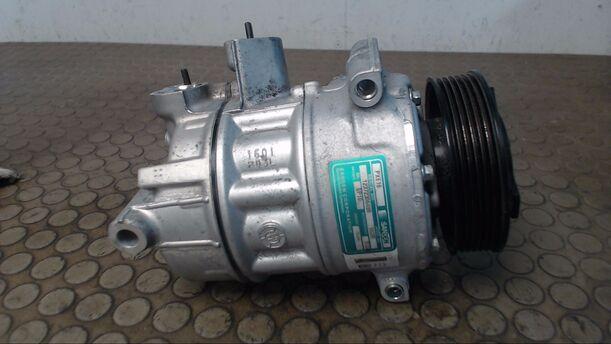 Foto: KOMPRESSOR KLIMAANLAGE eines VW Golf Variant 1.9 TDI CL
