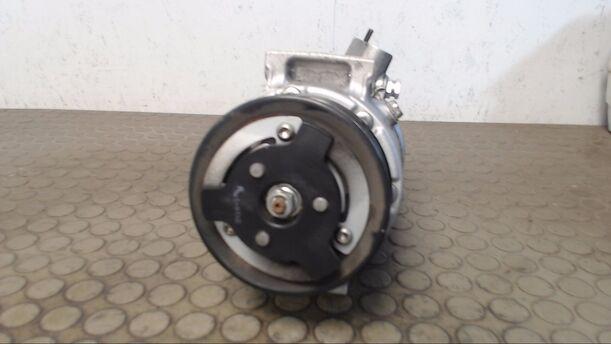 Foto: KOMPRESSOR KLIMAANLAGE eines VW Golf Variant 1.9 TDI CL