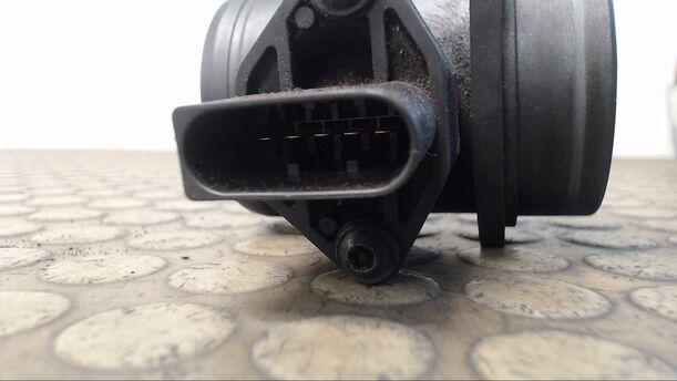 Foto: LUFTMASSENMESSER BOSCH eines VW Golf Variant 1.9 TDI CL