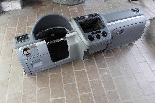 Foto: ARMATURENBRETT eines VW Golf Variant 1.9 TDI CL