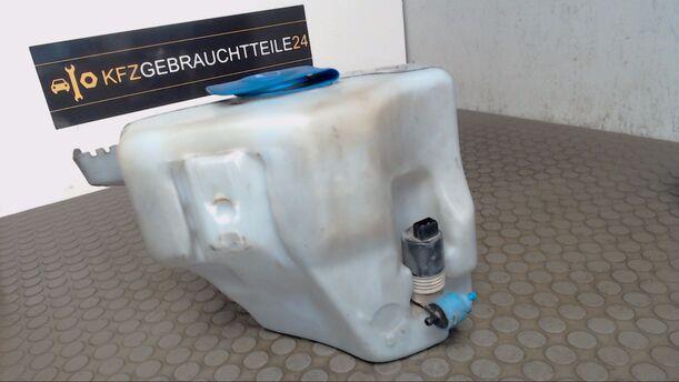 Foto: SCHEIBENWASCHBEHÄLTER eines VW Passat Variant 1.8 CL