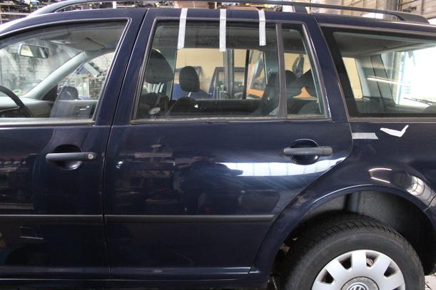 Foto: TÜR HINTEN LINKS eines VW Golf Variant 1.4 CL