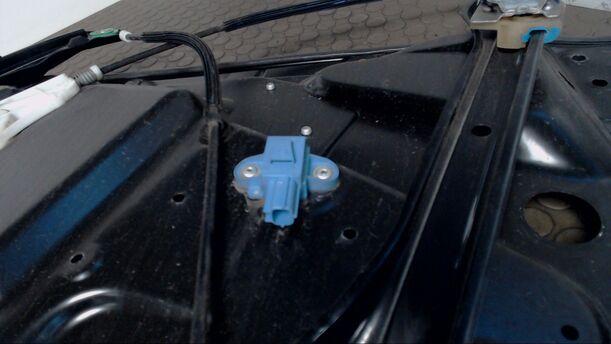 Foto: FENSTERHEBER ELEKTRISCH VORN LINKS eines VW Passat Variant 2.0 TDI CL