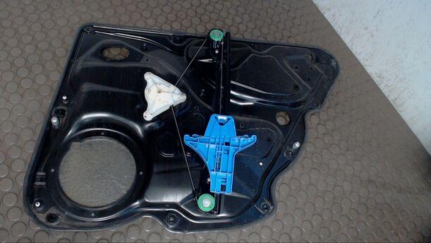 Foto: FENSTERHEBER ELEKTRISCH HINTEN LINKS eines VW Passat Variant 2.0 TDI CL