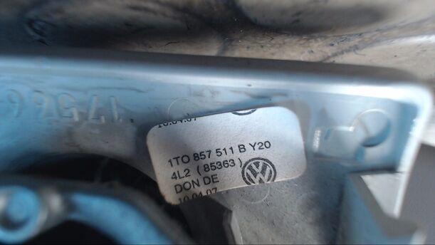 Foto: INNENSPIEGEL eines VW Touran 2.0 TDI CL