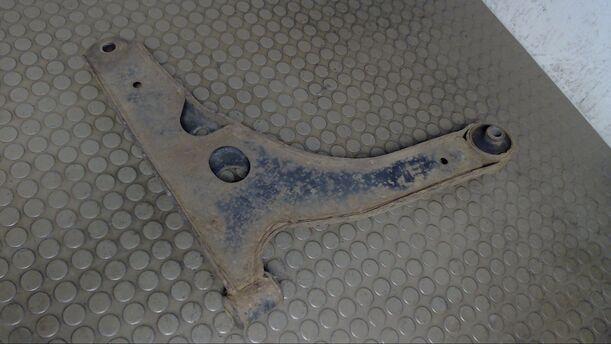 Foto: QUERLENKER VORN UNTEN LINKS eines Ford Transit 300 K TDCi