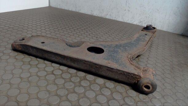 Foto: QUERLENKER VORN UNTEN LINKS eines Ford Transit 300 K TDCi