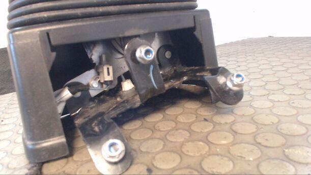 Foto: HANDBREMSHEBEL eines Ford Transit 300 K TDCi Cup