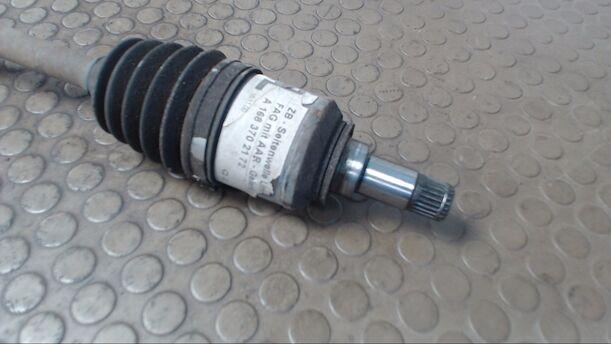 Foto: ANTRIEBSWELLE LINKS eines Mercedes-Benz A 140